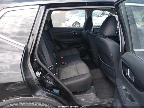5N1AT2MT0HC781085 2017 NISSAN ROGUE - Image 8