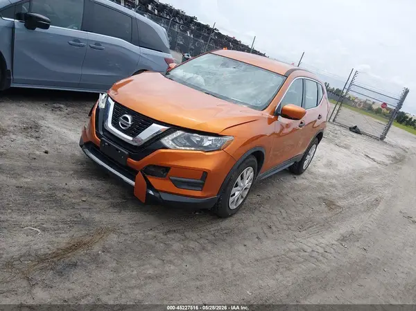 5N1AT2MT0HC787095 2017 NISSAN ROGUE - Image 2