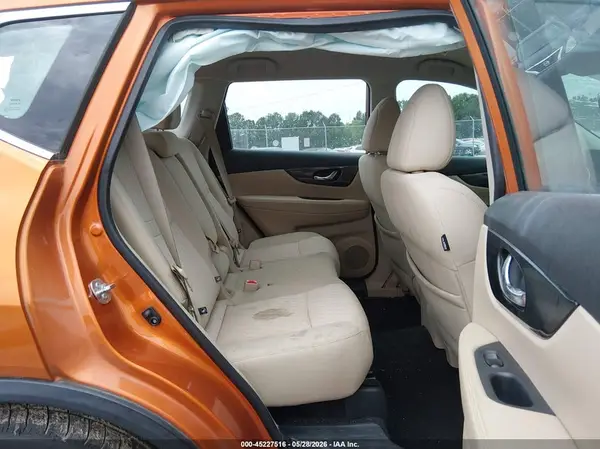 5N1AT2MT0HC787095 2017 NISSAN ROGUE - Image 8