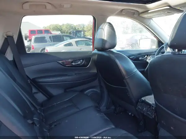5N1AT2MT0HC792734 2017 NISSAN ROGUE - Image 8