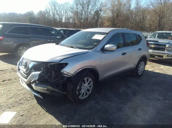 5N1AT2MT0HC796010 2017 NISSAN ROGUE - Image 2