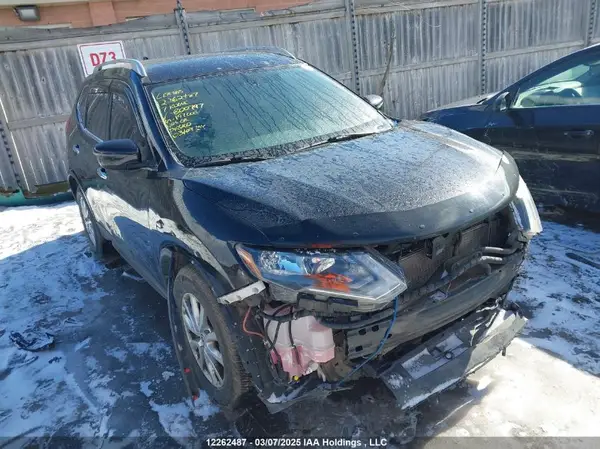 5N1AT2MT0HC800797 2017 NISSAN ROGUE - Image 1