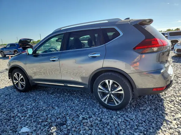 5N1AT2MT0HC807071 2017 NISSAN ROGUE - Image 2
