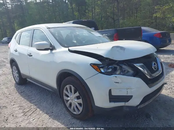 5N1AT2MT0HC811413 2017 NISSAN ROGUE - Image 1
