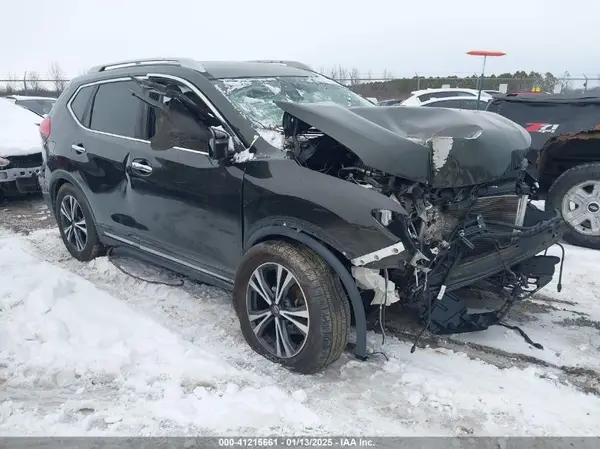 5N1AT2MT0HC813372 2017 NISSAN ROGUE - Image 1
