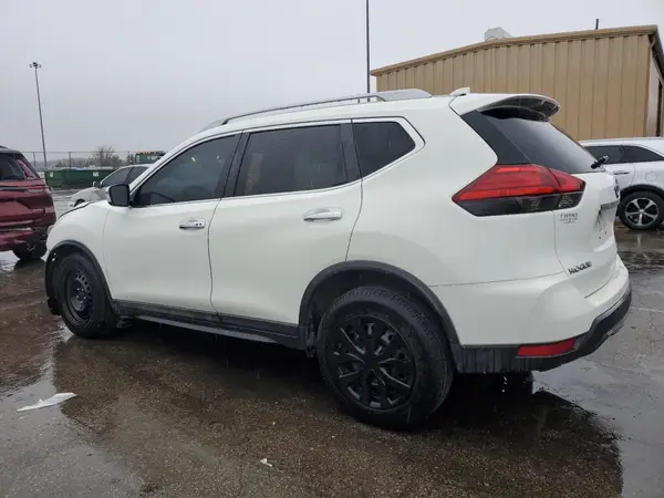 5N1AT2MT0HC813954 2017 NISSAN ROGUE - Image 2