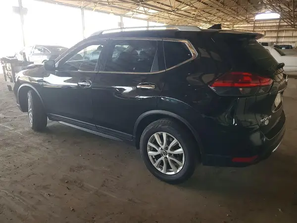 5N1AT2MT0HC815431 2017 NISSAN ROGUE - Image 2