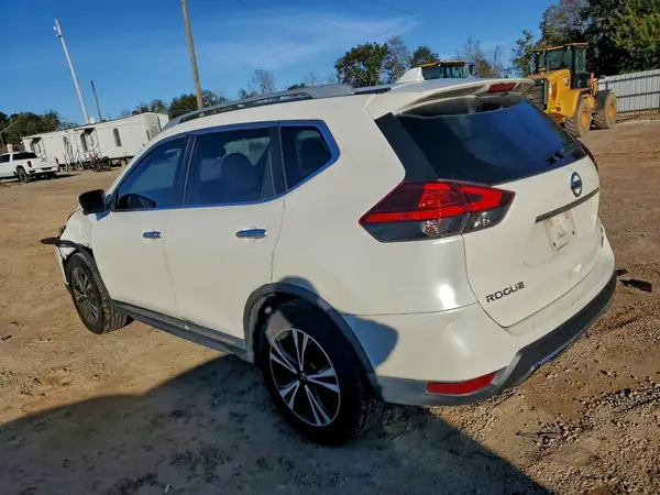 5N1AT2MT0HC820323 2017 NISSAN ROGUE - Image 2