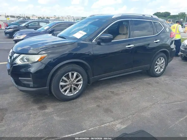 5N1AT2MT0HC821505 2017 NISSAN ROGUE - Image 2