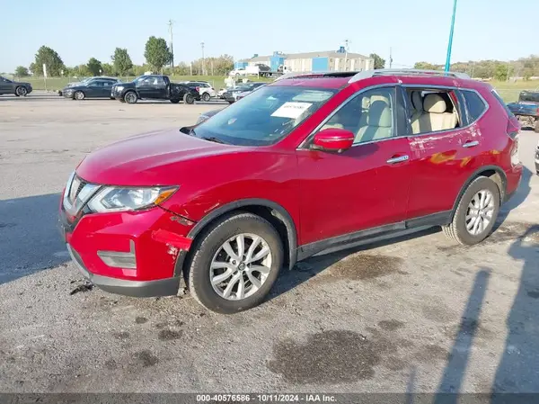 5N1AT2MT0HC828440 2017 NISSAN ROGUE - Image 2