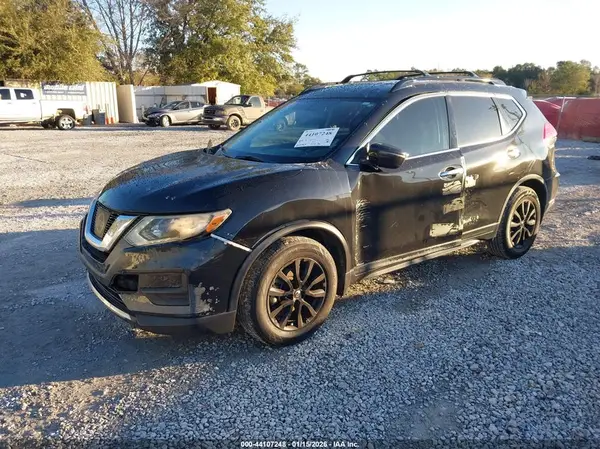 5N1AT2MT0HC830902 2017 NISSAN ROGUE - Image 2