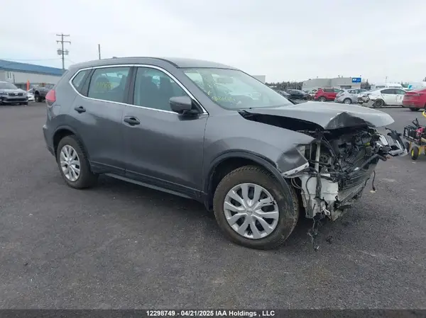 5N1AT2MT0HC837929 2017 NISSAN ROGUE - Image 1