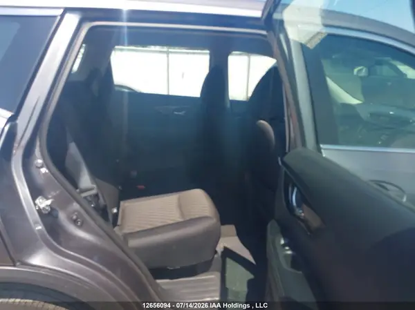 5N1AT2MT0HC842953 2017 NISSAN ROGUE - Image 8