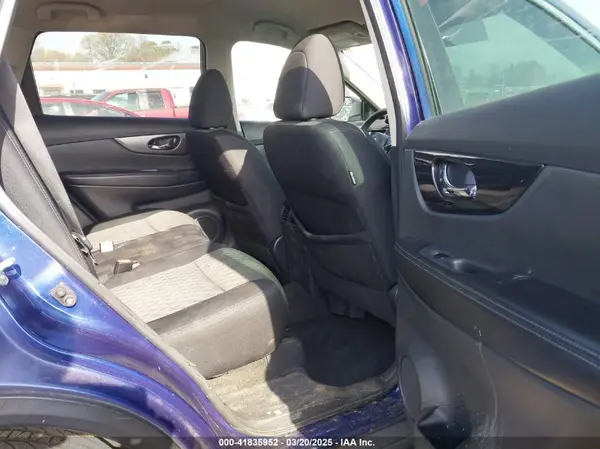 5N1AT2MT0HC843410 2017 NISSAN ROGUE - Image 8