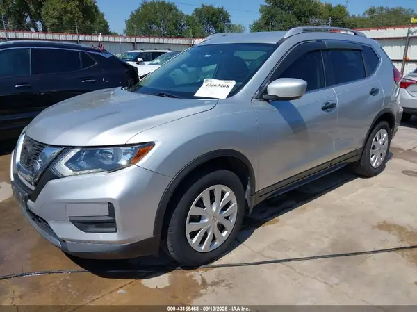 5N1AT2MT0HC845254 2017 NISSAN ROGUE - Image 2