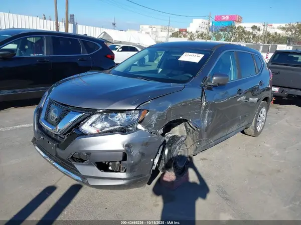 5N1AT2MT0HC849157 2017 NISSAN ROGUE - Image 2