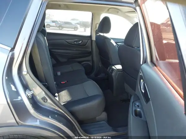 5N1AT2MT0HC849157 2017 NISSAN ROGUE - Image 8