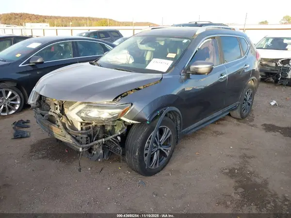 5N1AT2MT0HC853323 2017 NISSAN ROGUE - Image 2