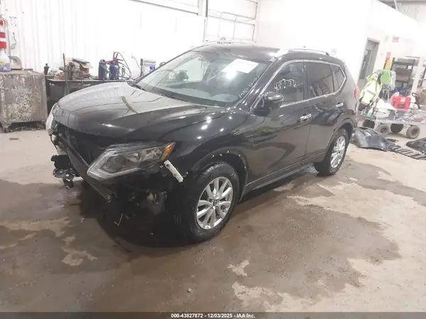 5N1AT2MT0HC855525 2017 NISSAN ROGUE - Image 2