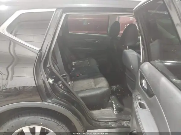 5N1AT2MT0HC855525 2017 NISSAN ROGUE - Image 8