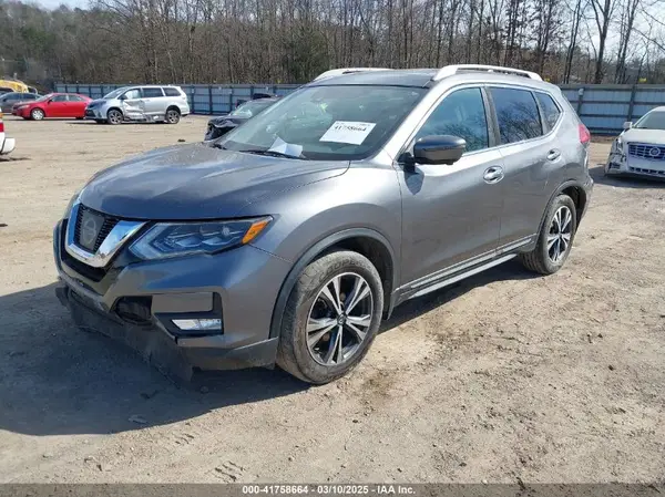 5N1AT2MT0HC856092 2017 NISSAN ROGUE - Image 2
