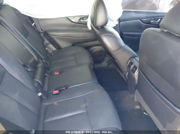 5N1AT2MT0HC856366 2017 NISSAN ROGUE - Image 8