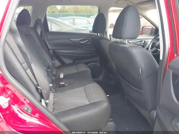 5N1AT2MT0HC858277 2017 NISSAN ROGUE - Image 8