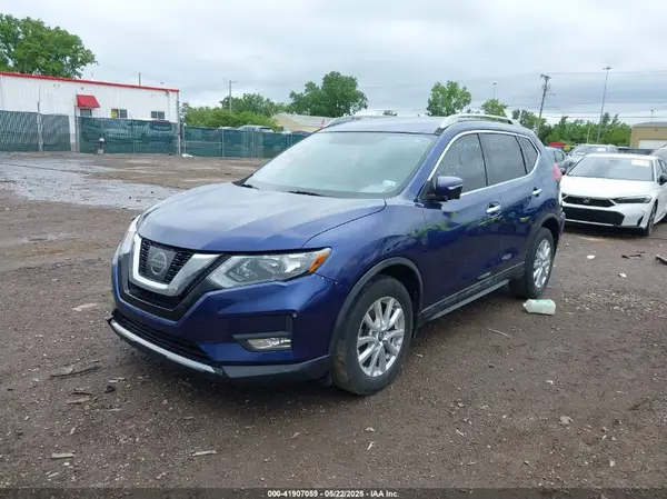 5N1AT2MT0HC860398 2017 NISSAN ROGUE - Image 2