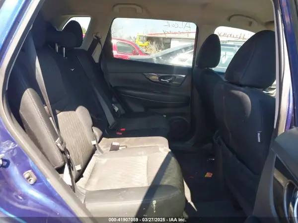 5N1AT2MT0HC860398 2017 NISSAN ROGUE - Image 8