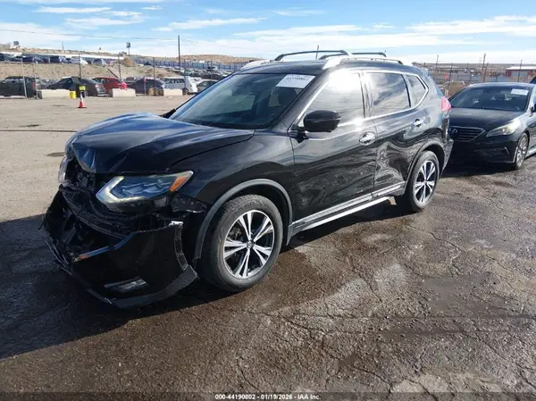 5N1AT2MT0HC860482 2017 NISSAN ROGUE - Image 2