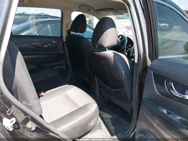 5N1AT2MT0HC866038 2017 NISSAN ROGUE - Image 8