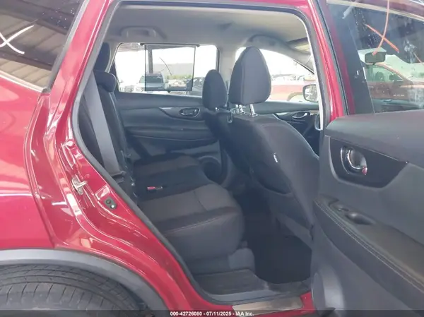 5N1AT2MT0HC870056 2017 NISSAN ROGUE - Image 8