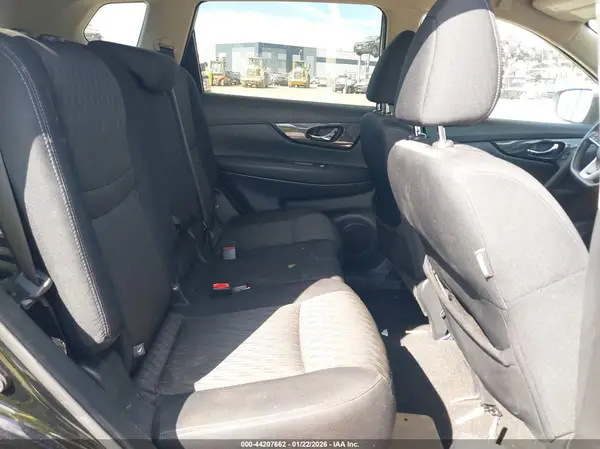 5N1AT2MT0HC872163 2017 NISSAN ROGUE - Image 8