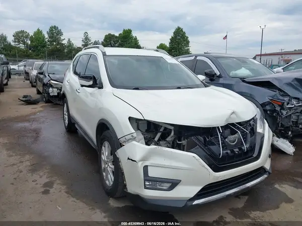 5N1AT2MT0HC872910 2017 NISSAN ROGUE - Image 1