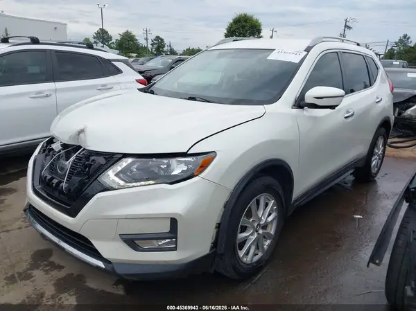 5N1AT2MT0HC872910 2017 NISSAN ROGUE - Image 2