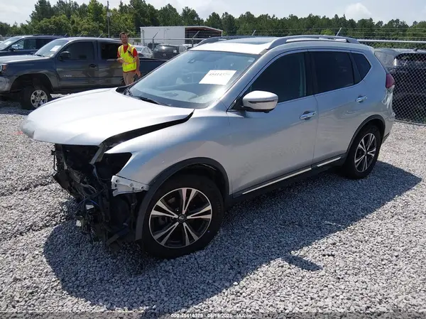 5N1AT2MT0HC874575 2017 NISSAN ROGUE - Image 2