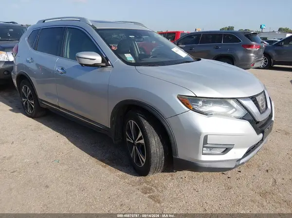 5N1AT2MT0HC876259 2017 NISSAN ROGUE - Image 1