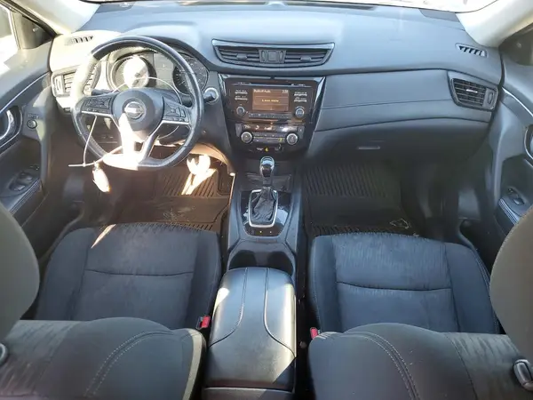 5N1AT2MT0HC877413 2017 NISSAN ROGUE - Image 8