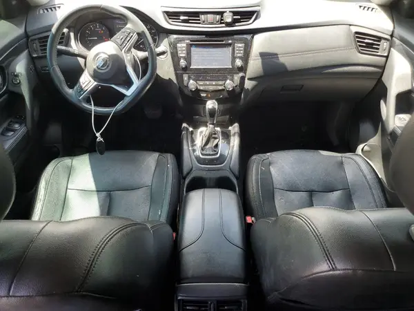 5N1AT2MT0HC877427 2017 NISSAN ROGUE - Image 8