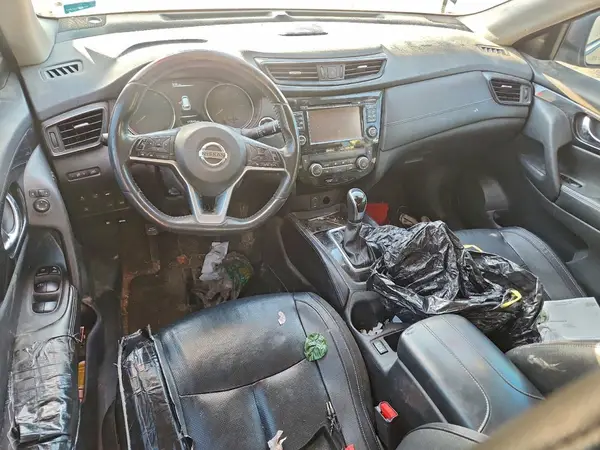5N1AT2MT0HC879470 2017 NISSAN ROGUE - Image 8