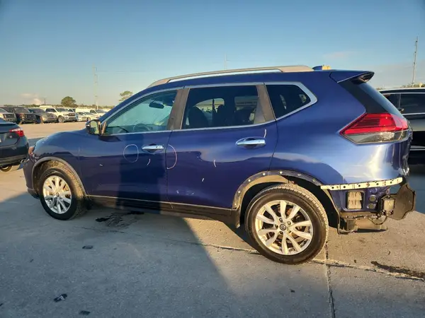 5N1AT2MT0HC880411 2017 NISSAN ROGUE - Image 2