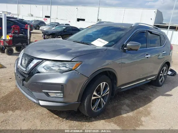 5N1AT2MT0HC881736 2017 NISSAN ROGUE - Image 2