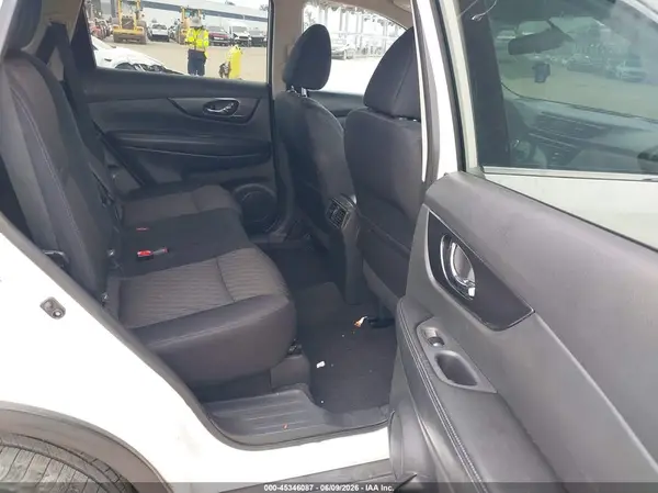 5N1AT2MT0HC883406 2017 NISSAN ROGUE - Image 8