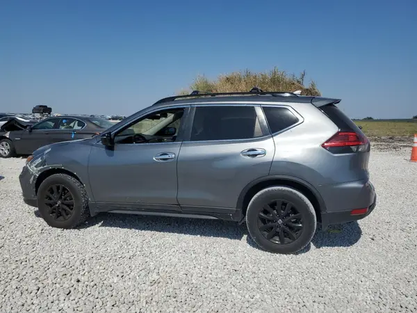 5N1AT2MT0HC891098 2017 NISSAN ROGUE - Image 2