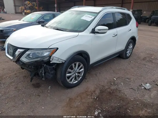 5N1AT2MT0HC895362 2017 NISSAN ROGUE - Image 2