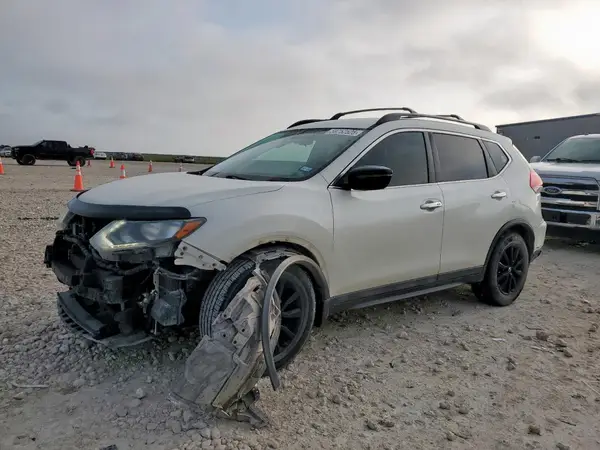 5N1AT2MT0HC895703 2017 NISSAN ROGUE - Image 1