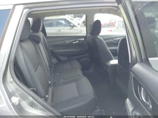 5N1AT2MT0HC896379 2017 NISSAN ROGUE - Image 8