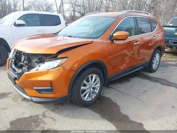 5N1AT2MT0JC701967 2018 NISSAN ROGUE - Image 2