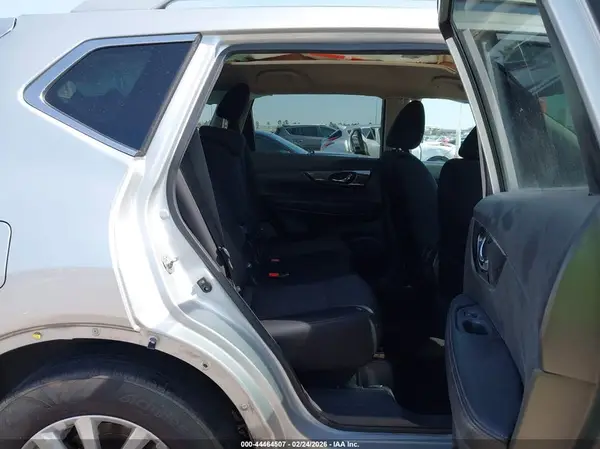 5N1AT2MT0JC726187 2018 NISSAN ROGUE - Image 8
