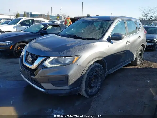 5N1AT2MT0JC727677 2018 NISSAN ROGUE - Image 2